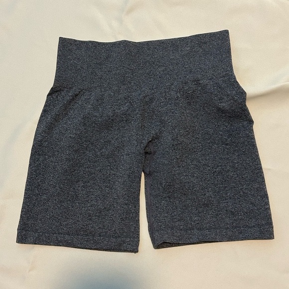 NVGTN Grey Seamless Shorts - S - Picture 2 of 8